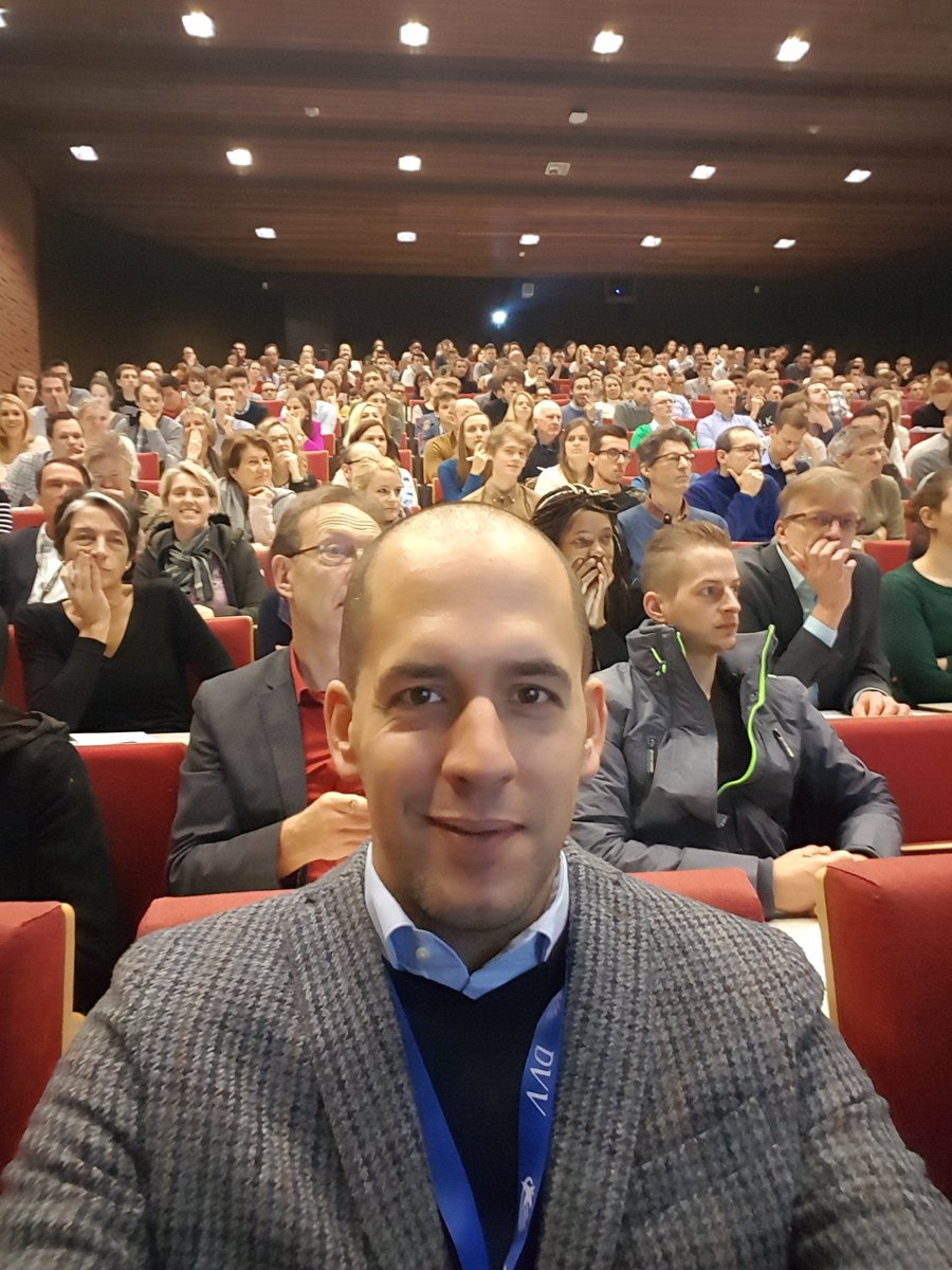DocStijn's tweet photo. #fullhouse #Limcosport2016 @uhasselt #prouddoc #sportsmedicine https://t.co/lRKLymH9Dz