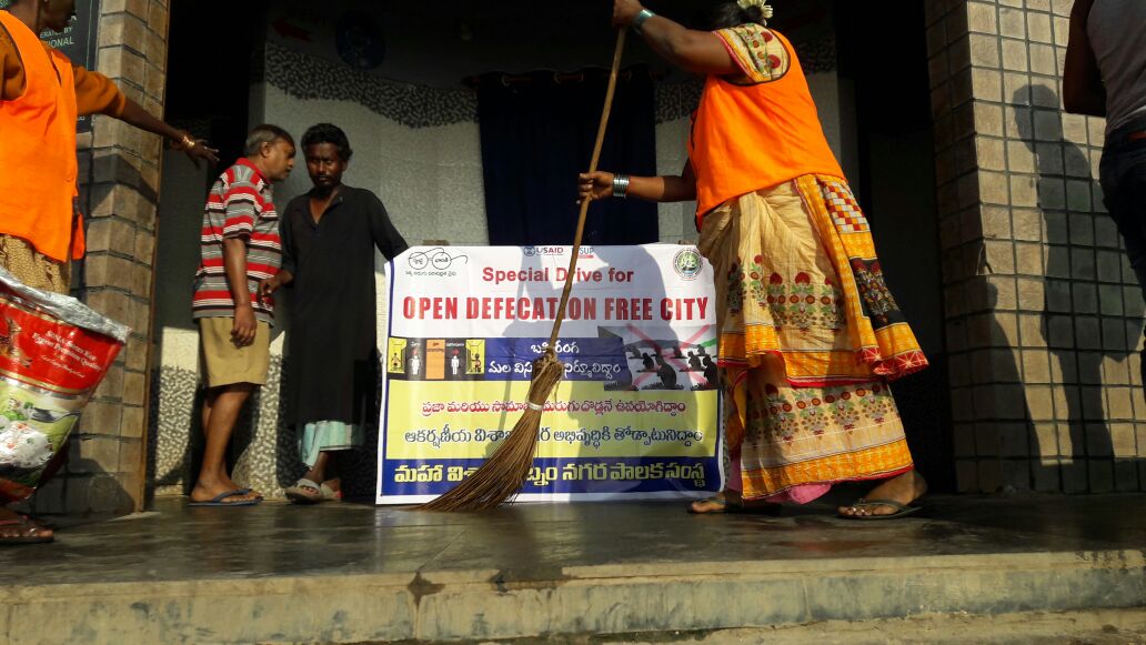 SwachhBharatGov's tweet photo. The drive was also carried out to move a step further in Visakhapatnam's campaign for making the city #ODF
#MyCleanIndia https://t.co/FifVY0rJ3y