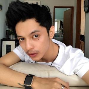 20_salmaa's tweet photo. Come join me, or you'll be left behind #BIGOLIVE.  https://t.co/9JgphLMXoy https://t.co/RFqaRUxnw7