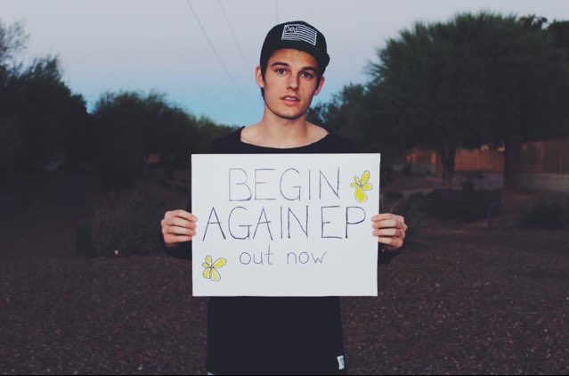 tbzqffcl's tweet photo. when i woke up this morning #BeginAgainEP https://t.co/smGixyq5i0