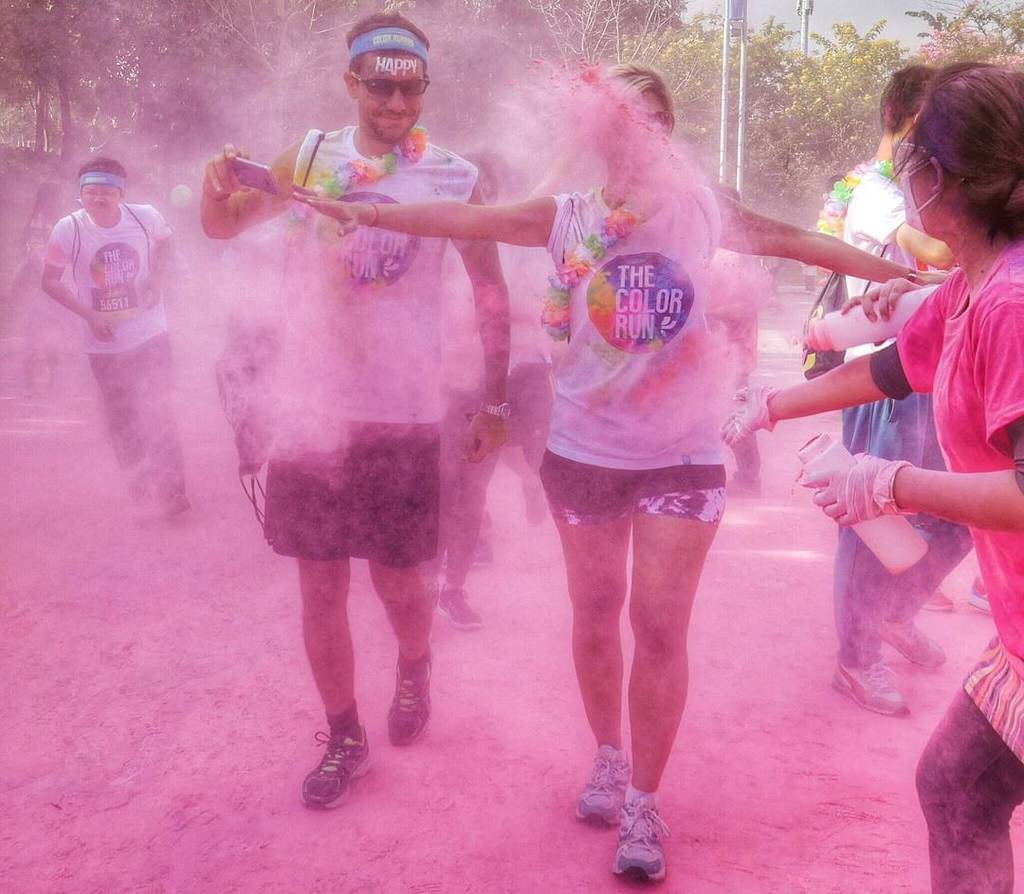 leonisecret's tweet photo. Make up by..vibrant splash 😄
#thecolorrun #shenzhen #china #splash #vibrantsplash #runforf… https://t.co/M4hxOC4Brb https://t.co/sYiOtYy0fa