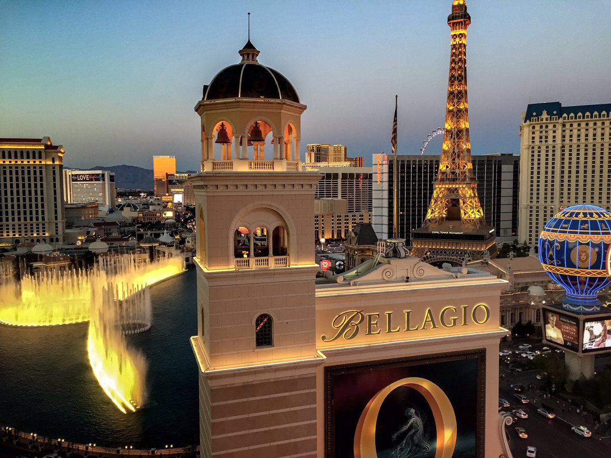 jonstantonla's tweet photo. Can't bet this view at sunset in #lasvegas #nobetterplace #cosmopolitan      🌇🎉👌 https://t.co/VrsChaczLD