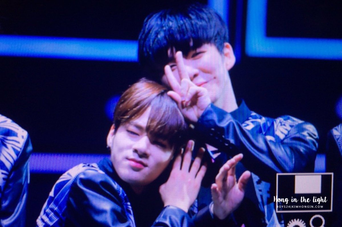 hongin_thelight's tweet photo. 161126 #소년24 #홍인 #도하 https://t.co/idm8kBPVKF