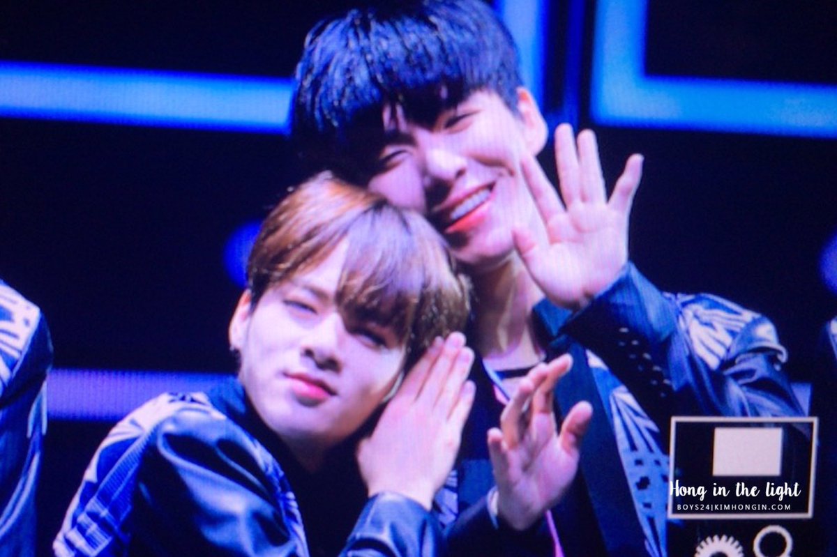 hongin_thelight's tweet photo. 161126 #소년24 #홍인 #도하 https://t.co/idm8kBPVKF
