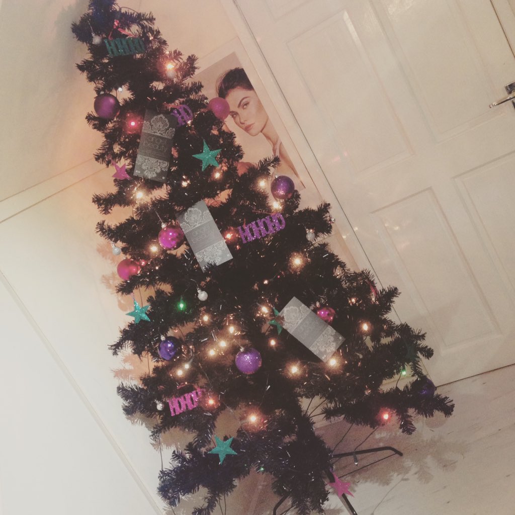 We are closing at 12 today, all messages will be responded to on Monday. Enjoy your weekend 🎉💃🏿 #sandbach