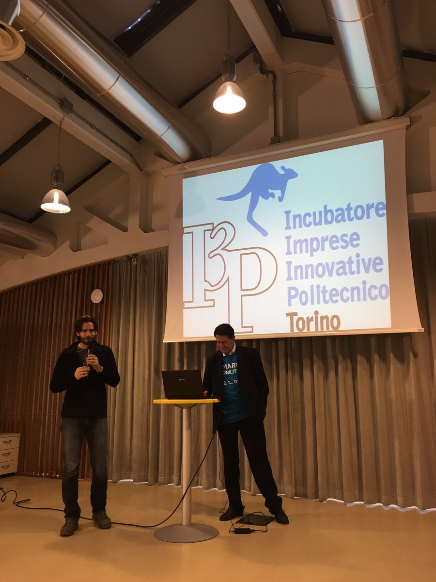 I3P_Torino's tweet photo. #transporthackathon

@Maxy72 introduce @alexmusumeci: innovare all'interno della PA vuol dire essere un po' startupper 

#smartmobility https://t.co/dktYppD6WL
