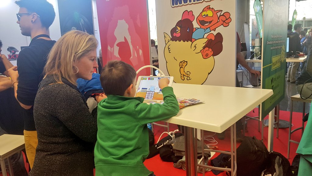 ChickenIndie's tweet photo. Segundo día en la @funandserious. Esto está hasta arriba! https://t.co/Xb1NDk0jsi