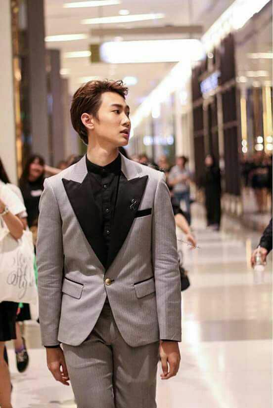 PratiwiGini's tweet photo. Very Handsome #captainchonlathorn https://t.co/h9gj2KBDMN