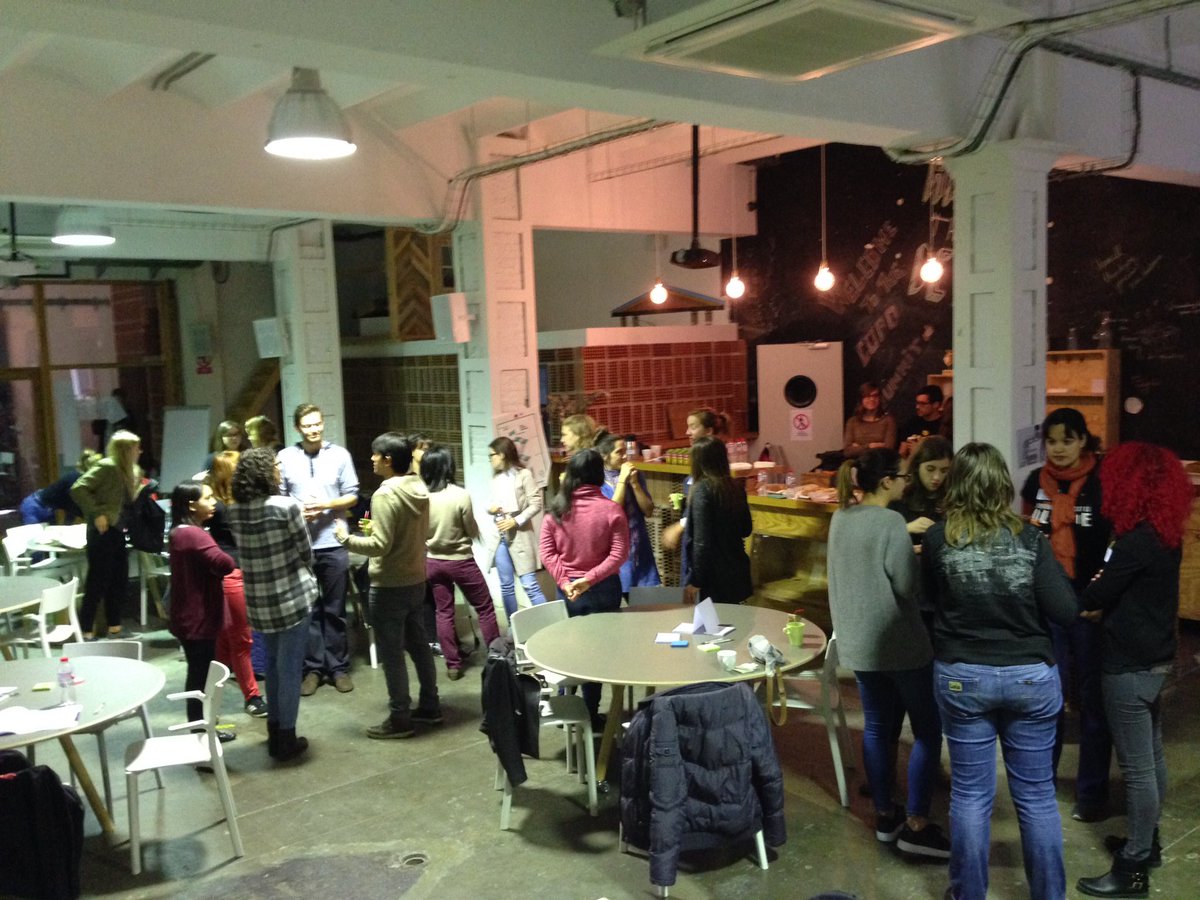 adrianafreitas's tweet image. At @betahausbcn for @WWCodeBarcelona @WomenWhoCode #wwcodebcn w/ @ThoughtWorksESP Breakfast time  #DiversityMatters