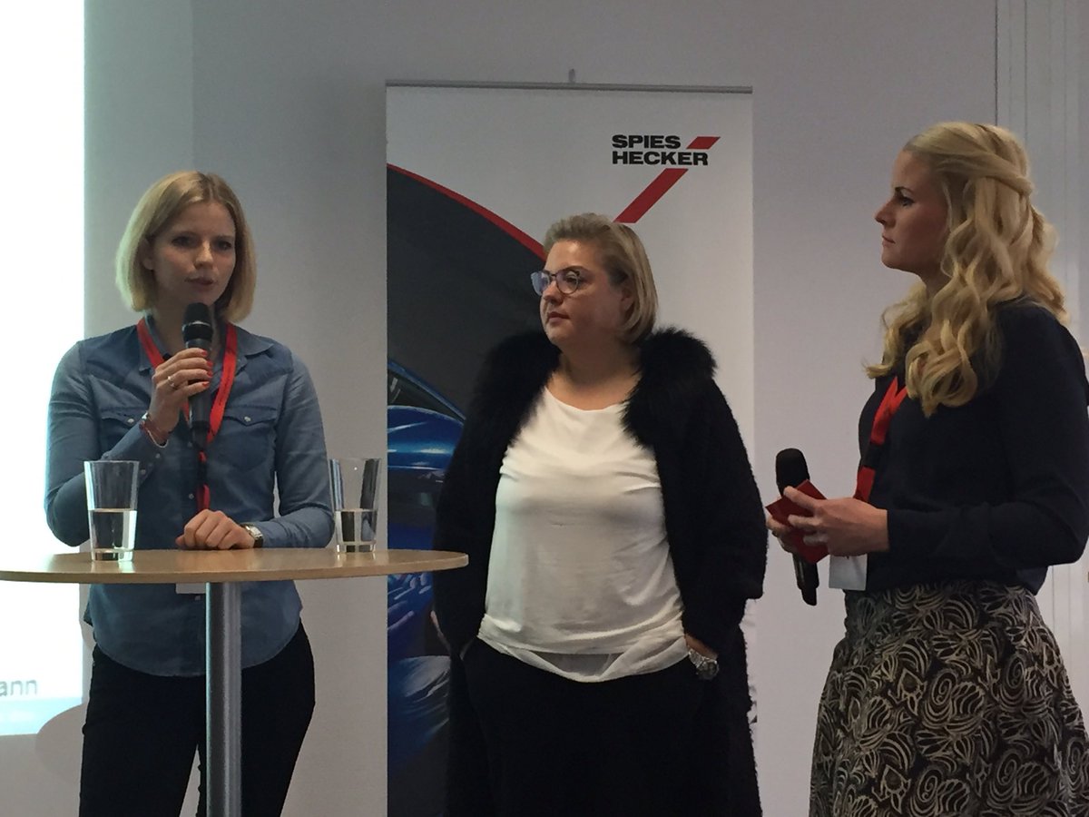 schadennews's tweet photo. Unternehmer diskutieren im @spieshecker #Profi-Club die Beschäftigung von Flüchtlingen, Förderung von Mitarbeitern und Azubis. https://t.co/NPcE1DwSCZ
