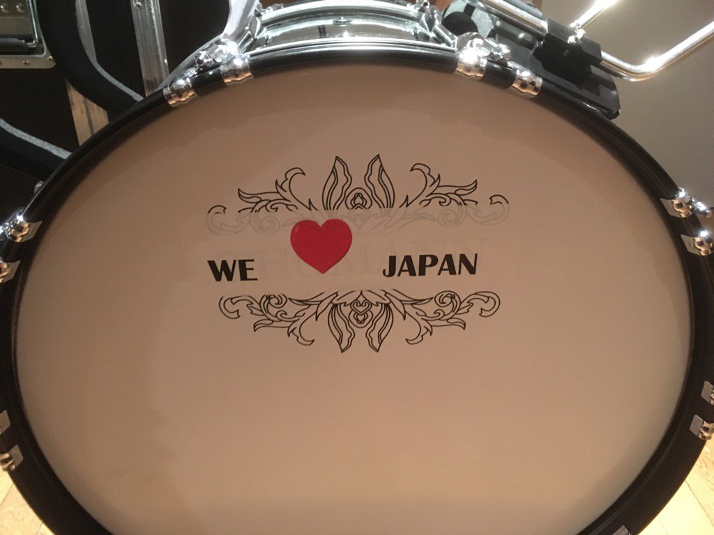 japan_arts's tweet photo. 【バイエルン放響】ただいま川崎では休憩に入りました。
これがハイドンのパレードに使われた大太鼓です！
日本のみなさんは喜んでくれるかなぁ、と事務局とこの演出準備のためのe-mailのやりとりもありました！ https://t.co/VhdUAIZJjl