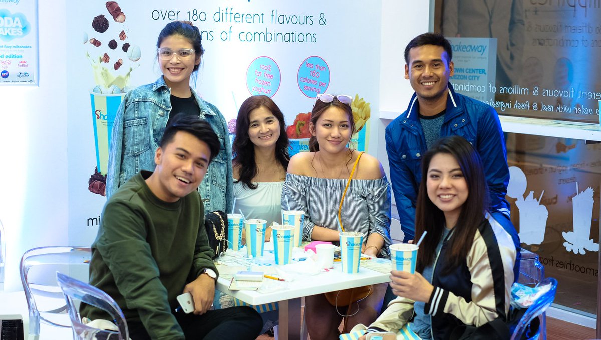 rodelflordeliz's tweet photo. Customizing my milkshake the way I wanted it! #ShakeawayPh is now officially open. Read: https://t.co/ZDsBb8rNYP https://t.co/ia7pFw4Sxa