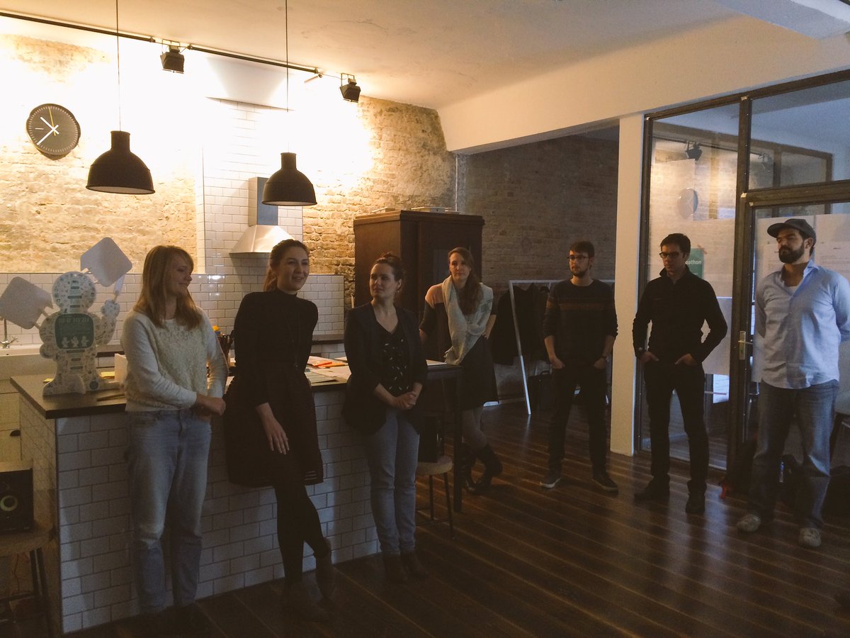 IXDS_Labs's tweet photo. Time to introduce the mentors to the teams and start developing the ideas! #startupthon #startup #IoT https://t.co/3aZPyc0kjz