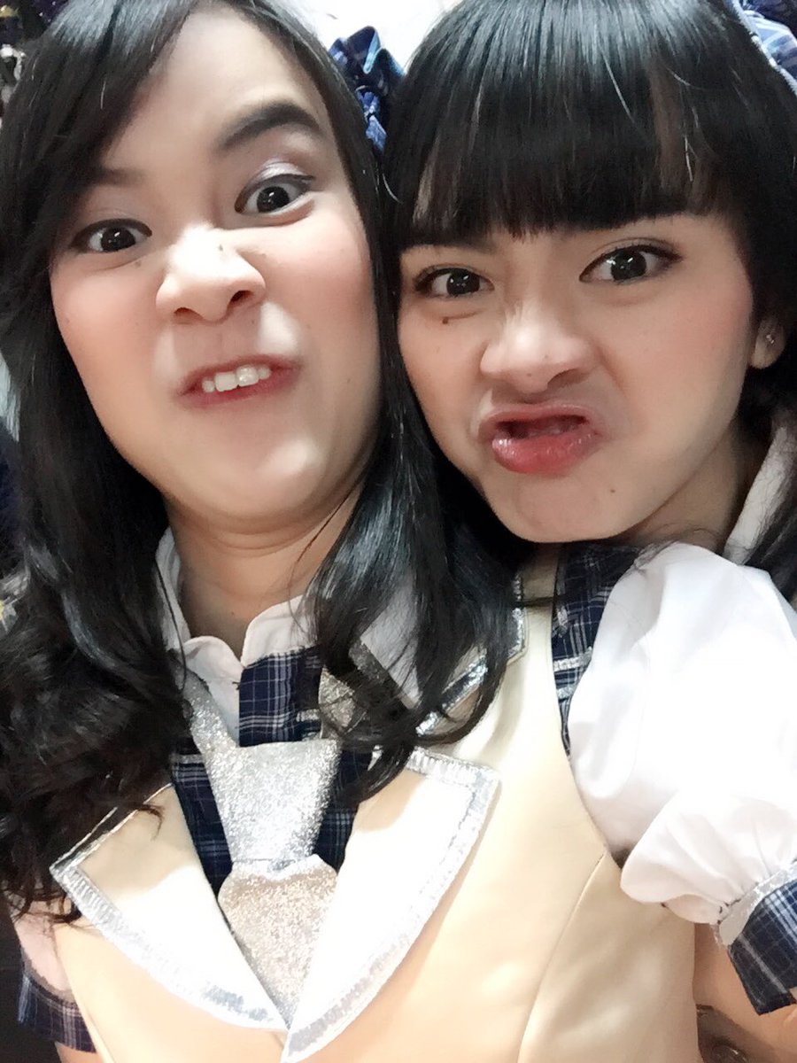 Terima Kasih Show 1 hari ini😊😊 Jangan sampai lupa besok datang ke SBgN Senshuuraku :') 😭😭