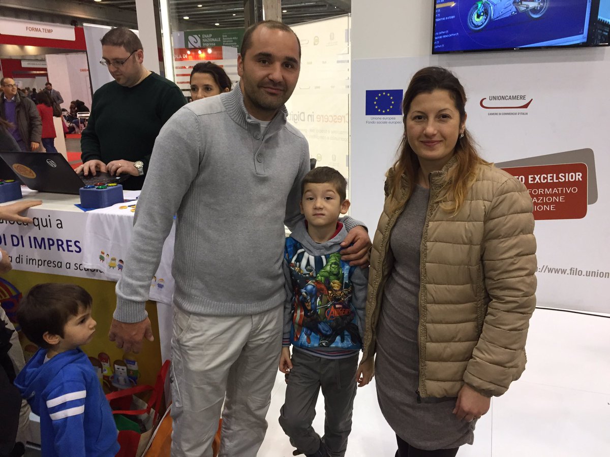 Innovatori d'impresa (@we4italy) on Twitter photo Sfida tutta in famiglia per questi <a href="/eroidimpresa/">Eroi di Impresa</a>...ha vinto la mamma! ;) <a href="/unioncamere/">Unioncamere</a> #joborienta #JobUnioncamere Sfida tutta in famiglia per questi <a href="/eroidimpresa/">Eroi di Impresa</a>...ha vinto la mamma! ;) <a href="/unioncamere/">Unioncamere</a> #joborienta #JobUnioncamere