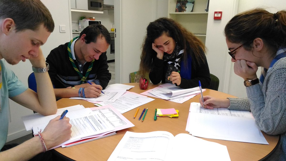 EEUdF's tweet photo. Lancement de la Formation des Formateurs aux #eeudf ! Un nouvel engagement pour ces bénévoles, merci ! #FoFo https://t.co/vh8Hl4qxBU
