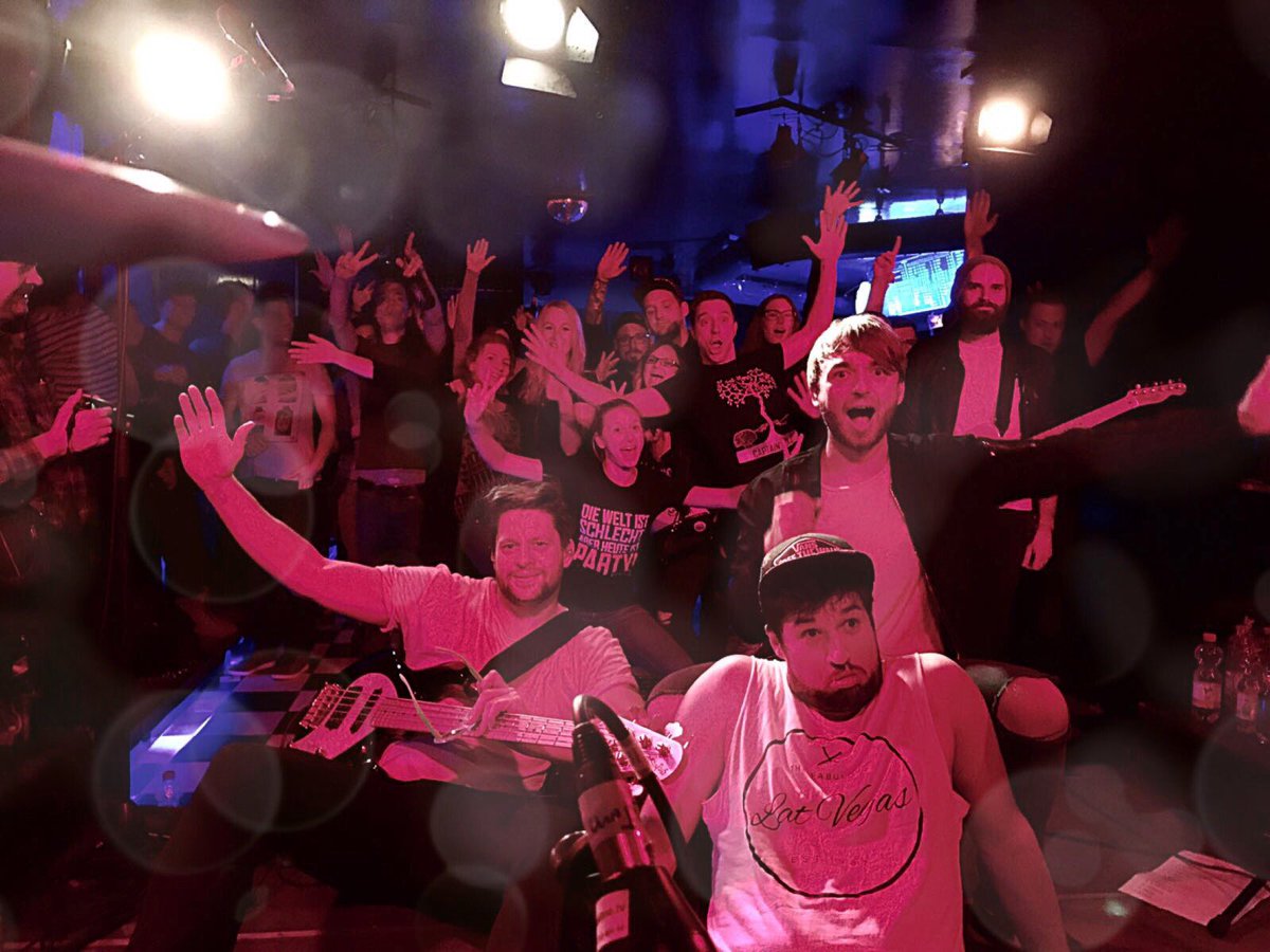 CaptainDisko's tweet photo. Das war Köln gestern! 
3.12. OBERHAUSEN – Jahresabschlusskonzert mit Flash Forward &amp; Ankerkette https://t.co/XfSAgshykx