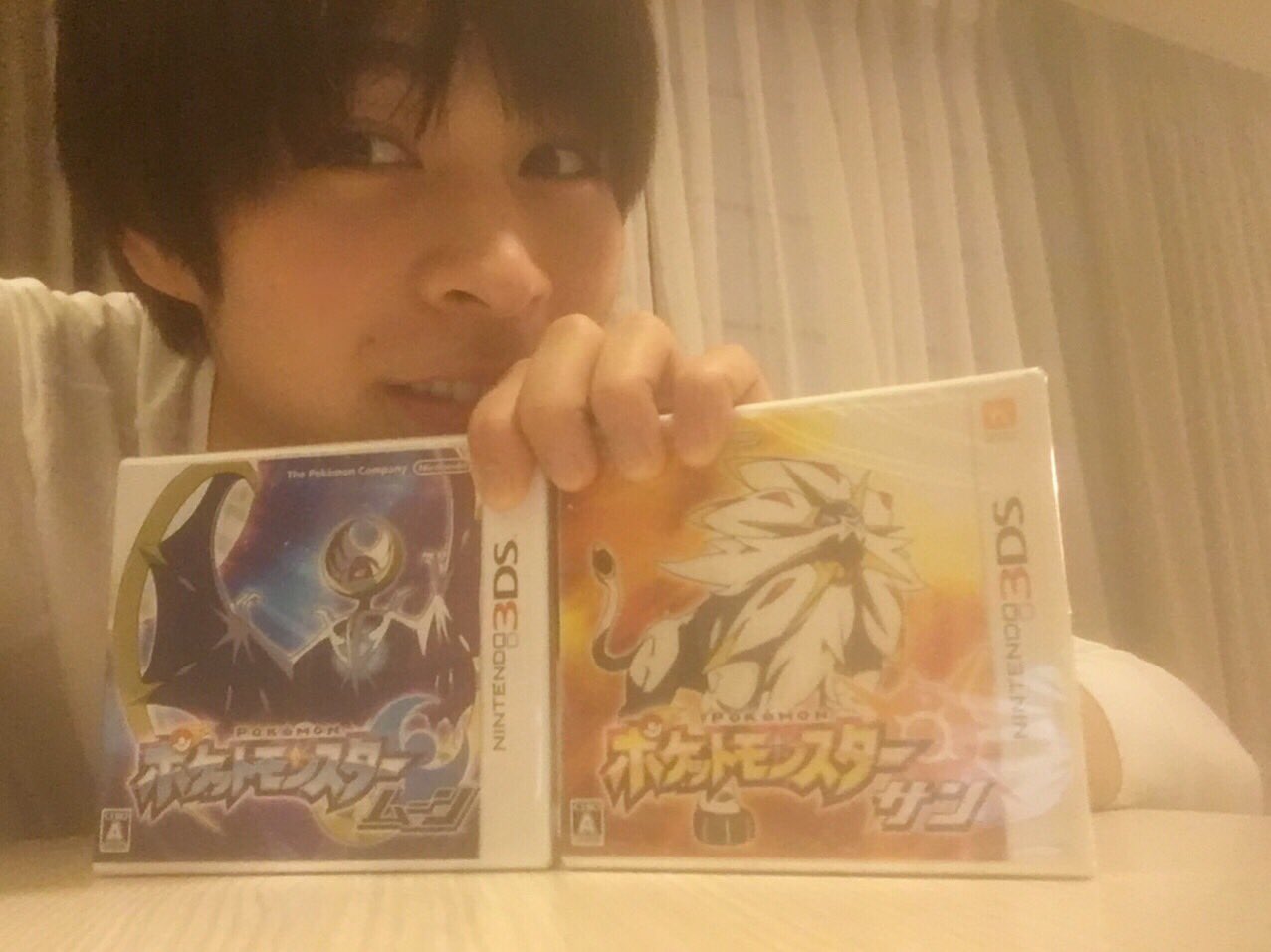 تويتر 西銘 駿 على تويتر ポケモンサン ムーン ついについにプレイできます これで僕も 冒険の旅へ 皆さんも 僕と一緒に旅に出ましょう ポケモンの世界もちゃんと悪から世の中を救ってきます 笑 ポケモンサンムーン T Co Xsapjynf81