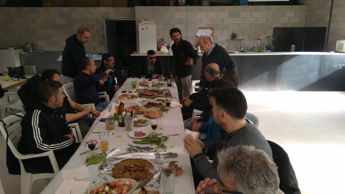 LANCEROS_UCHEL's tweet photo. Comida #lancera de #Aspe con el Gran Jesuita de #lasviejasglorias. Gran CALPENA cocinero https://t.co/e4bxakpG3n