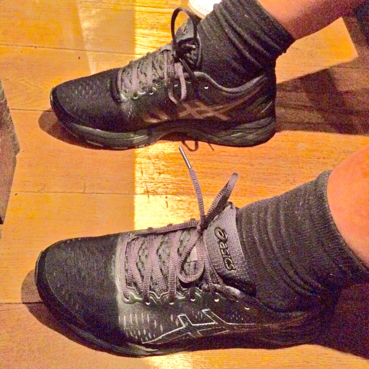 SacredHomelands's tweet photo. After walking on broken glass for over two hours, @latai101 recommends the @ASICSaustralia Gel-Lyte III Nimbus Kayano Evo Mesh V Low Tops. https://t.co/1y04BQ589J