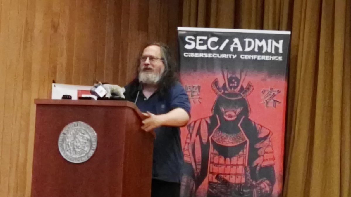 cafemigao's tweet image. El gurú Richard Stallman con su software libre en #secadmin2016
::