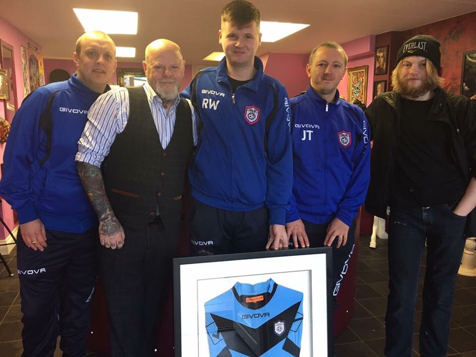 As a thank you to our sponsor a framed shirt was presented to Bob at Iconic tattoo studio.

💜💉☠