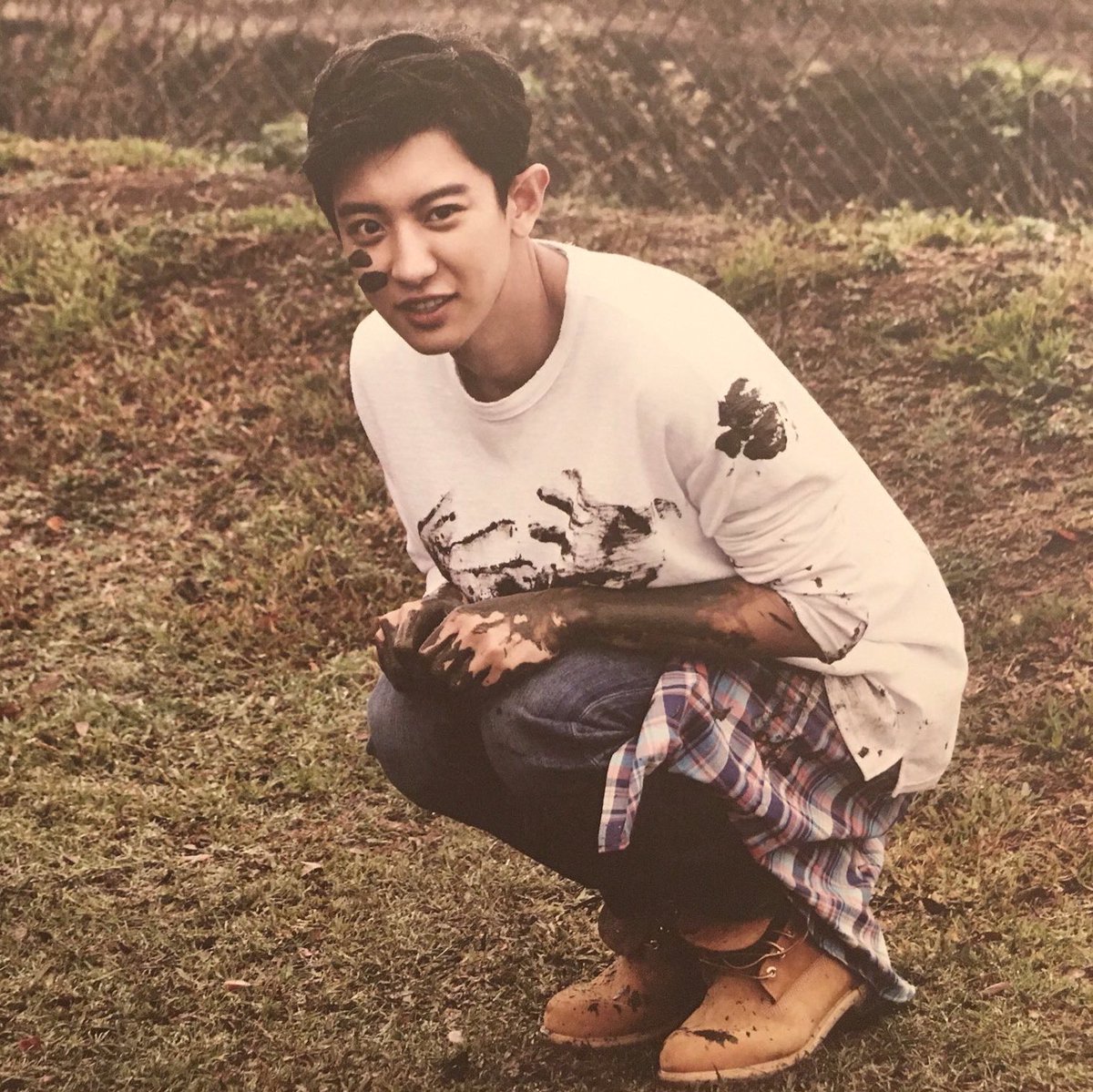 EXOfanbase_Int's tweet photo. Happy Birthday to our happy virus Park Chanyeol 🎉🎁🎊🎈🍰❤️ #HappyChanyeolDay https://t.co/idPL9JlymG