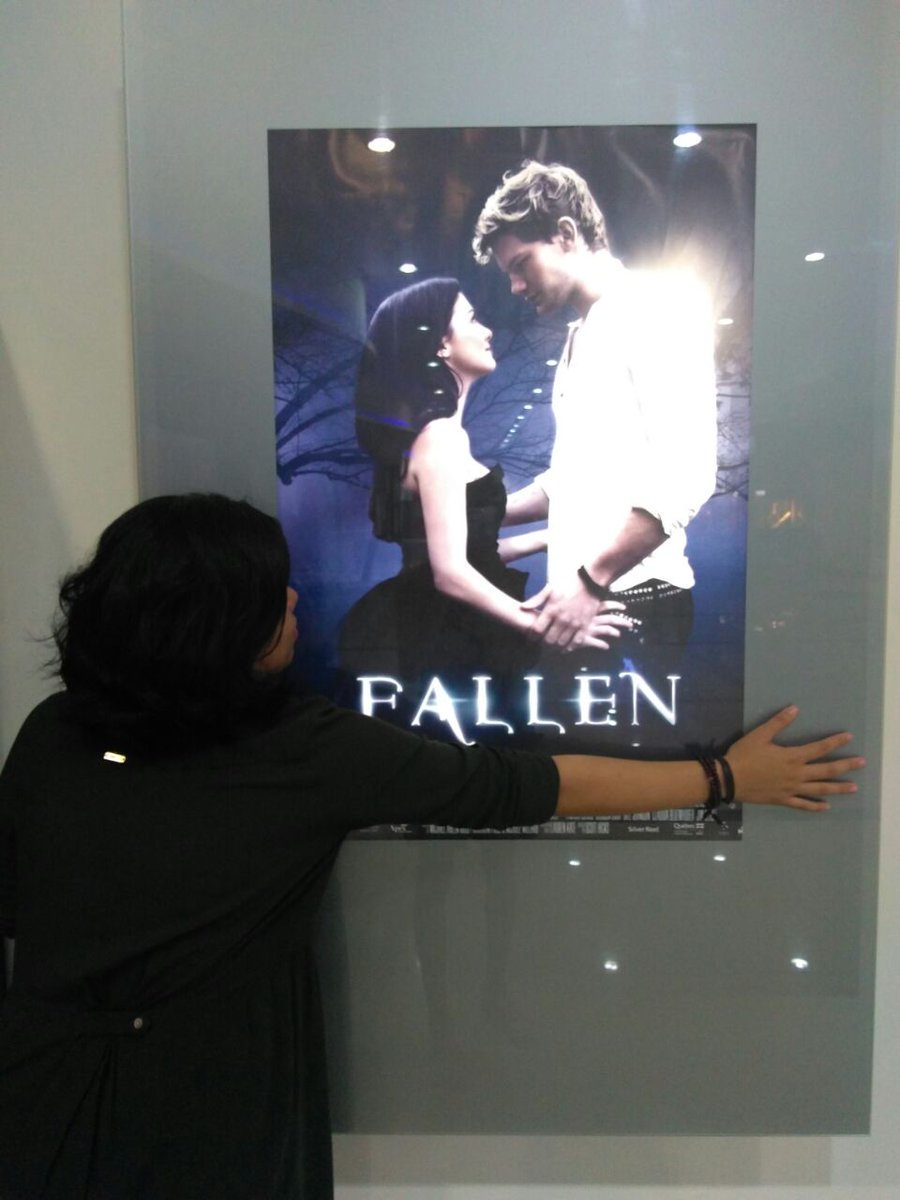 goticaacervo's tweet image. "My reaction finding the movie poster Fallen in theaters in Brazil"
#FallenMovie Via @lvngackles 
@laurenkatebooks @Fallen_Series @Addijay