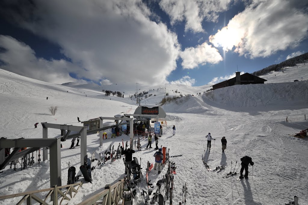 travamba's tweet photo. Experience #snowboarding in #Turkey? Now is the perfect time with 66cm of fresh snow forecasted in Uludag. Flights from 8€ #vacation time https://t.co/LWfcMRdtUW