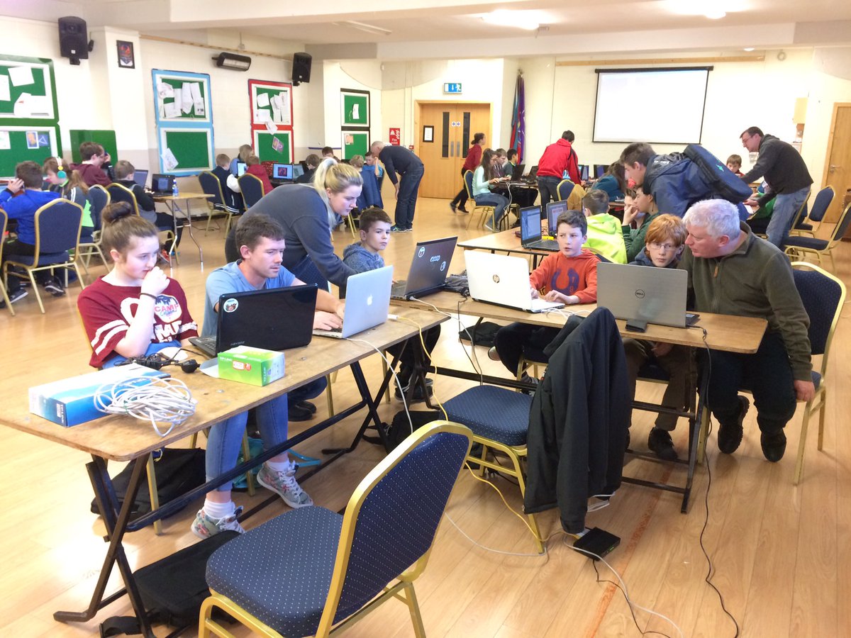 CoderdojoDungar's tweet image. Our Meteor Web Framework group today