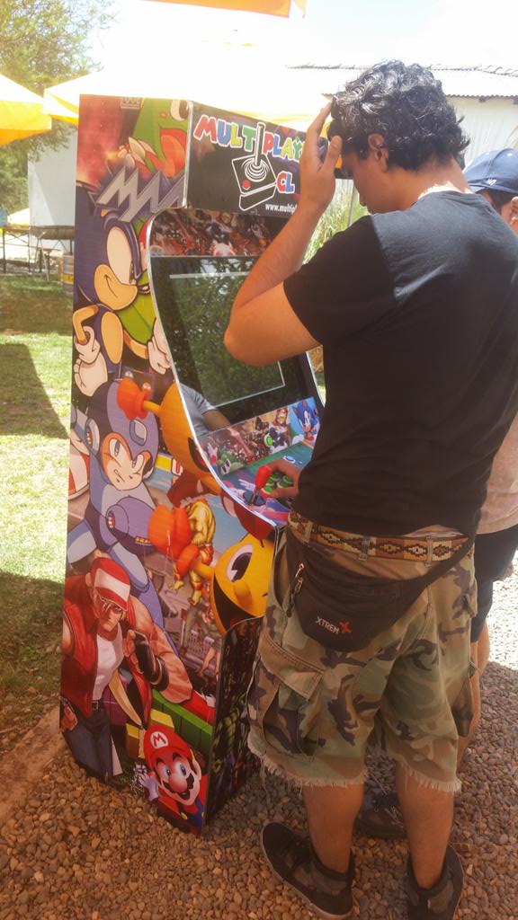multiplayercl's tweet photo. Arcade, Cervezas, Aire libre y Asados... Esto es #Krossbeergarden https://t.co/o31UZyT7GV
