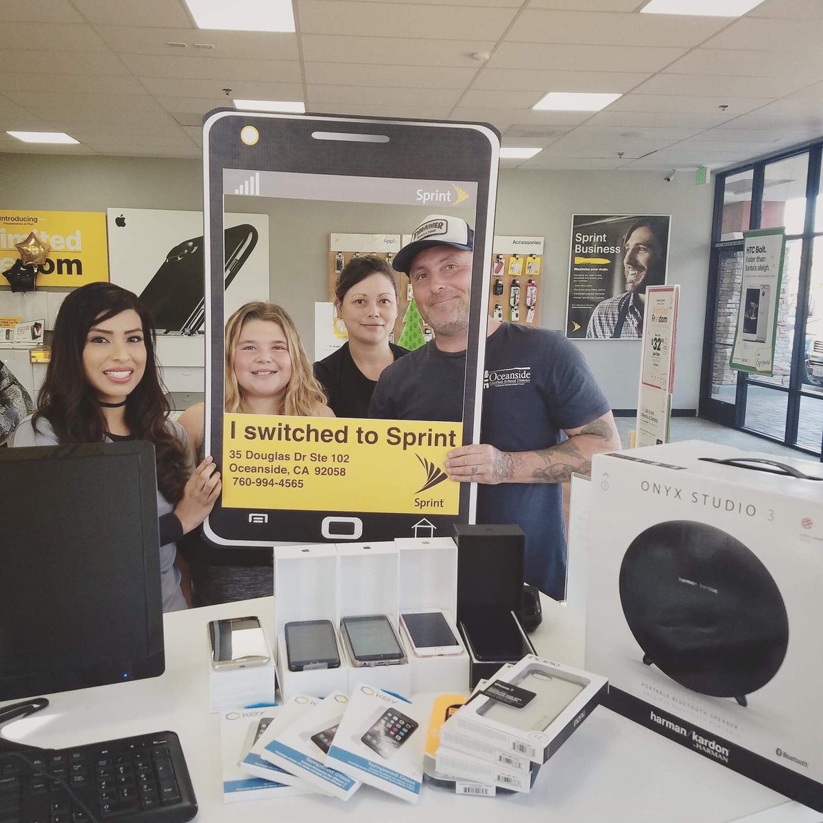 Switched from Verizon and saved 100 a month with our new unlimited plans <a href="/amatti12/">Samira Sam</a> @dinozervoulakos <a href="/SDMikeE1331/">mike eccher</a> @BernardArabo <a href="/DannyIsho/">Danny Isho</a>