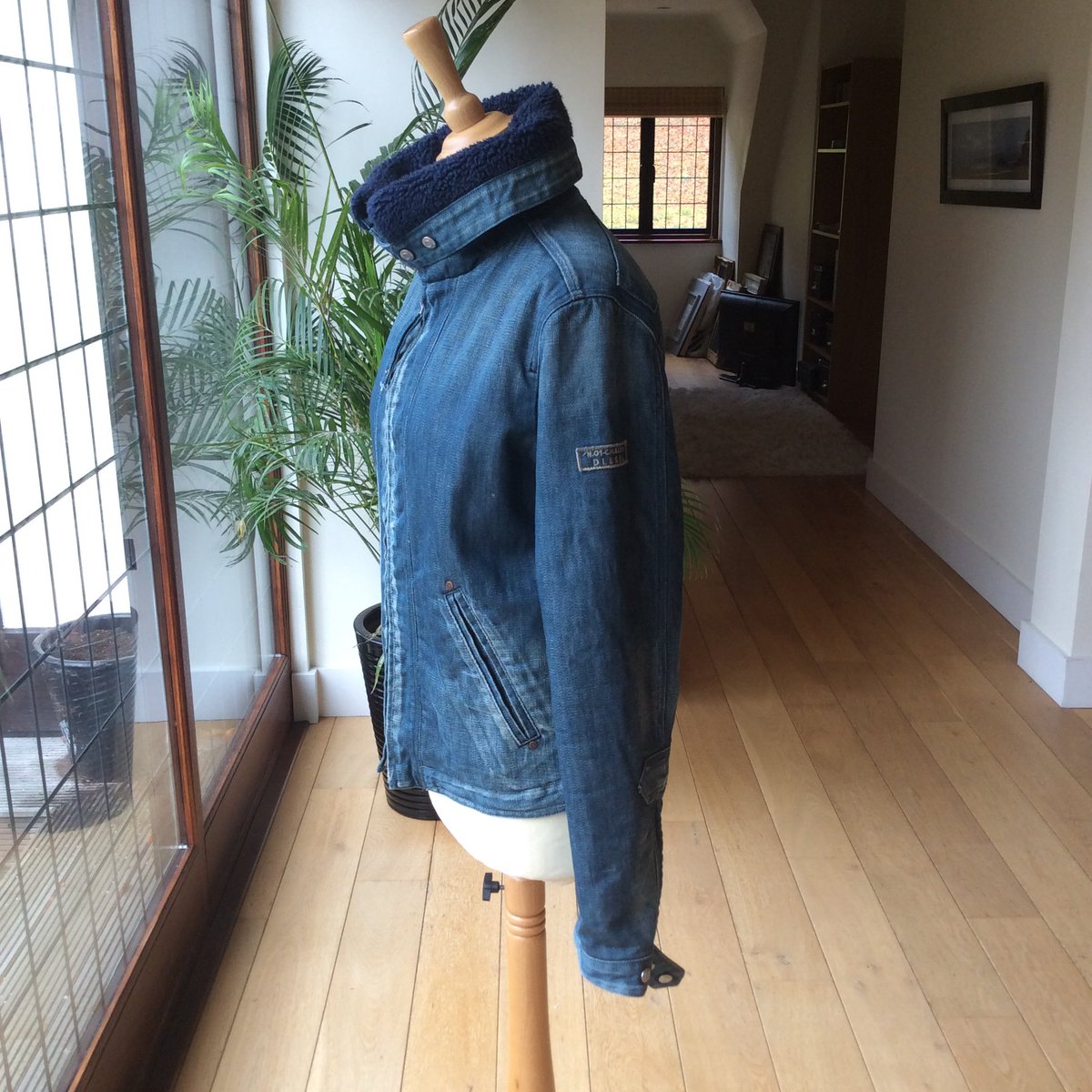 blaggerjagger's tweet photo. #dieseljacket Had a bid guys but still up for grabs #mensfashion #mensfashionpost #mensjackets #worldwide #worldfashion #men #guys https://t.co/C6OSOIowbF