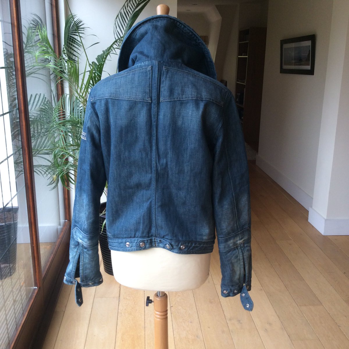 blaggerjagger's tweet photo. #dieseljacket Had a bid guys but still up for grabs #mensfashion #mensfashionpost #mensjackets #worldwide #worldfashion #men #guys https://t.co/C6OSOIowbF