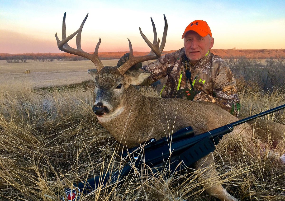 Matt Tande &amp; I made an unbelievable stalk to get within range of this 10pt #whitetail in #SouthDakota. What a way to celebrate Thanksgiving!