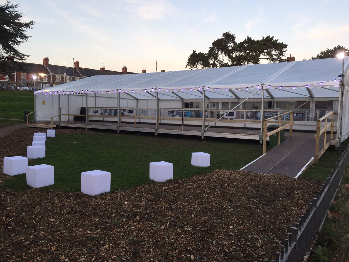 BRORADIO's tweet photo. #IceCentral @visitthevale Opens at 5pm https://t.co/lljxy7nf4Y