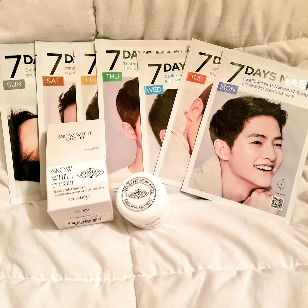 Izzi_Mkphizzie's tweet photo. So happy with my @memebox_kr  order!! #memebox #SongJoongKi @memebox_usa #환절기피부관리 #스킨케어 https://t.co/ak5PzvKr7L
