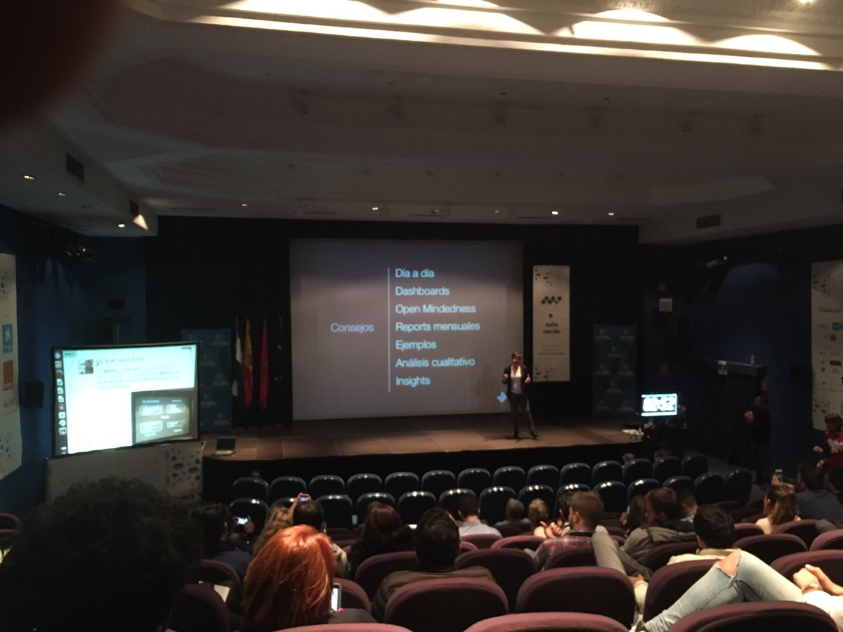 rubenllames's tweet photo. Interesantes consejos de #Analítica de @patricrp pero sin su polo azul #TTools16 pierde muxho 😝😝#verdeEBE #Ebe16 https://t.co/sXOkgGwU88