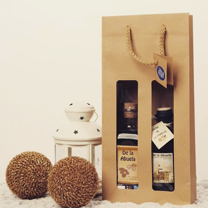 Licoresabuela's tweet photo. A tope preparando sorpresas para gran #FeriaSaboraMalaga de la @malagueta, te esperamos para realizar tus últimas compras navideñas https://t.co/MoljEpgvMn