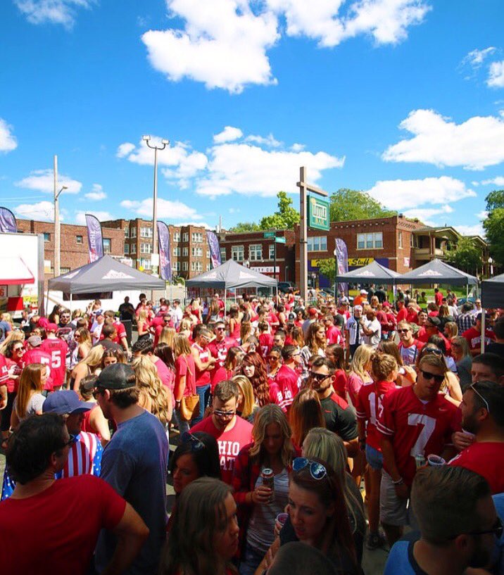 ChopShop614's tweet image. Cheer on our Buckeyes at @TheLittleBar for Tiny Gate, the best tailgate in Columbus! 🏈🍻 #GoBucks #Beat❌ichigan #TinyGate