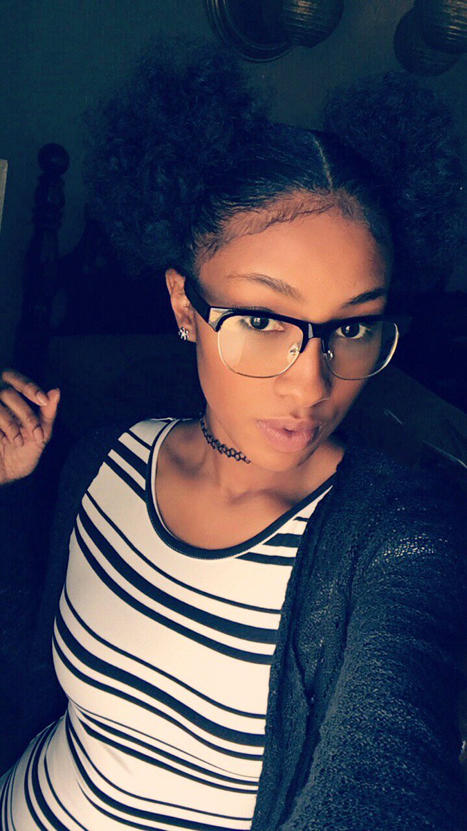 poeticflow25's tweet photo. "Throw some perm on yo attitude. Girl, you gotta relax." 😎 @BrunoMars #24kmagic https://t.co/VuUgVjGjf1