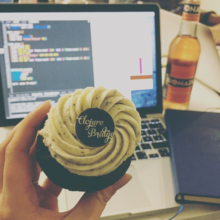 Todays workshop with supercute cupcakes <a href="/ClojureBridgeDe/">ClojureBridge Berlin</a> = ❤️#Workshop #ClojureBridge #berlin