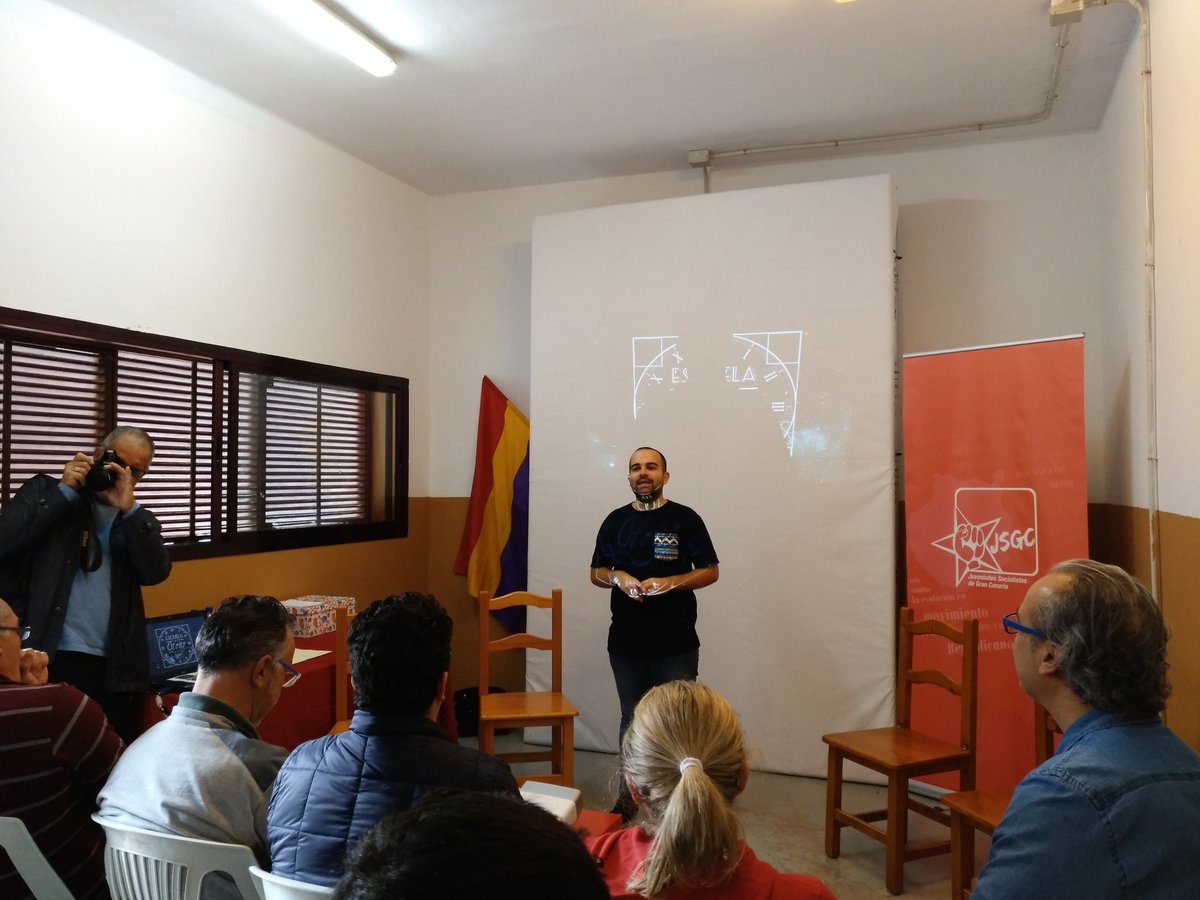 JSGranCanaria's tweet photo. ¡Esto empieza! Interviene @Cvlaforett Secretario General de @JSArucas 👏😉 #EDO2016 #EDOTemporal https://t.co/JClPge9aM3