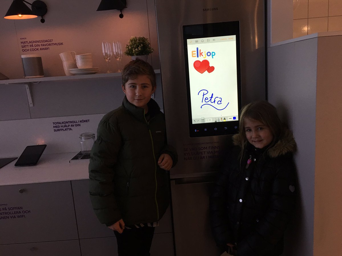 PetraInnala's tweet photo. Välkommen hem till det digitala hemmet.....familjen gillar det👍🏻#telia https://t.co/dAzC6iXRAd