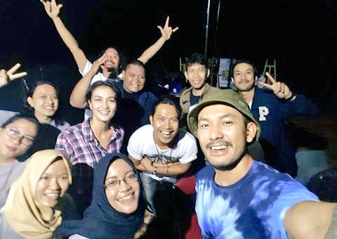 hellonatureID's tweet photo. Yeay malam mingguan ditemenin kakak" @naviculamusic @atiqahhasiholan dan @RioDewanto2808 di Hello Nature 2016
#HelloNature2016 #1SELFIE1TREE https://t.co/Azqkt62yBw