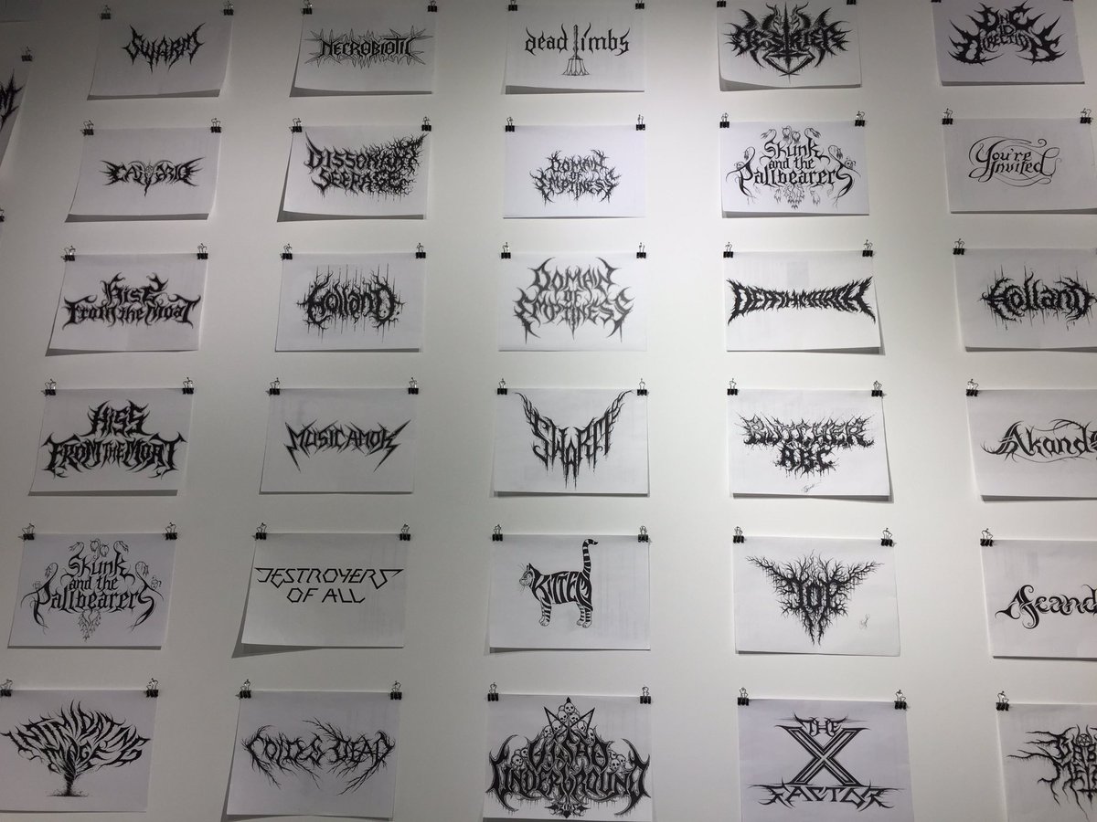 ゆたぽん オマケはブラックメタルロゴ界の帝王クリストフ シュパイデル展 うんロゴだよ ロゴオンリー ロゴじゃなくて歌詞だろ とかイラストじゃんとなツッコミどころ満載だったw さすがブラックメタルwww ４枚目は多分今回のために書いたであろう妖怪