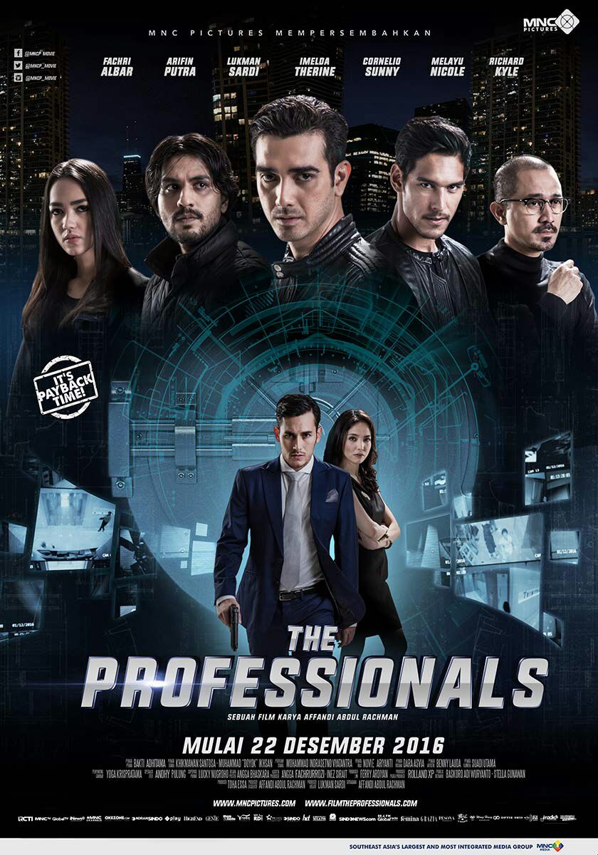 Muterfilm's tweet photo. The Professionals produksi @MNCP_Movie tayang 22 desember. Btw, #Mfiders penasaran sama karakter siapa nih ? https://t.co/4MLVVySSxL