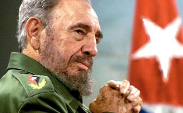 PimponRadio's tweet photo. Muere Fidel Castro a los 90 años de edad, según ha informado este sábado su hermano, el presidente Raúl Castro. EPD. https://t.co/qzH15Rm1r2