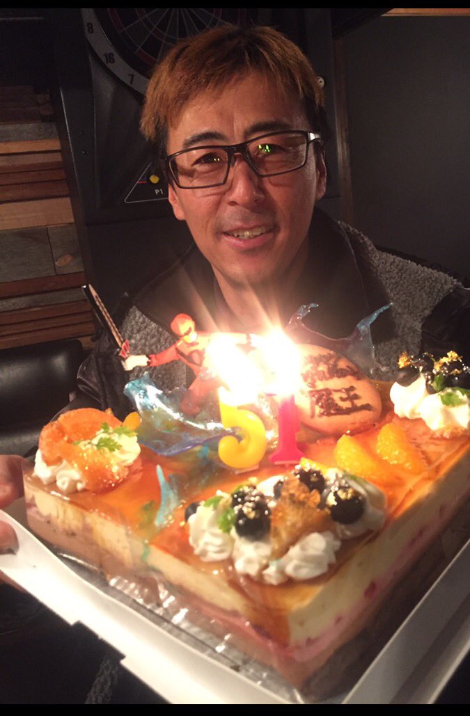 永瀬尚希 鶏あえず En Twitter お待たせしましたぁ ジュウオウバードケーキを持って今井先輩のスマぁ イル 永瀬の無理な注文に笑顔でお応えして下さったのは 野方のケーキ屋さん ラ レーヌ のオーナー駒原さん ありがとうございましたぁ T