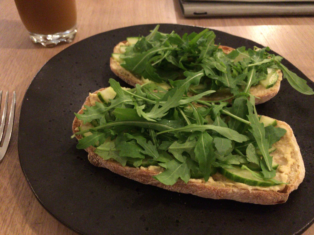 O Xrhsths きゃた Sto Twitter メニューにはサンドイッチとポリッジ ヨーロッパ式お粥 と書いてありましたね サンド イッチ